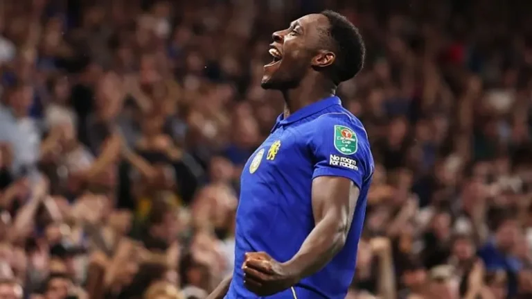 Danny Welbeck scored on his debut as Enzo Fernandez was left out of Chelsea’s 2-0 win over Luton Town