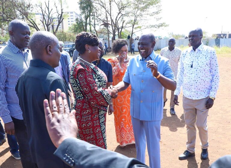 Ruto Storms Into Nyanza’s Backyard, Woos ODM Turf